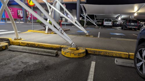 Disabeld parking bay with no access to walkway
